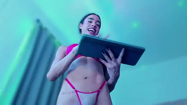 Snapshot of KatalinaMillan chatting on March 1, 2026, 5:35 pm KatalinaMillan online show from March 1, 2026, 5:35 pm