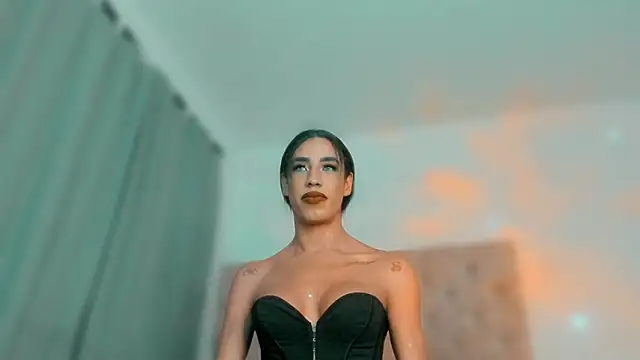 Snapshot of KatalinaMillan chatting on February 17, 2026, 1:47 am KatalinaMillan online show from February 17, 2026, 1:47 am