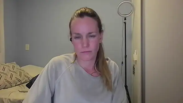 Annylove1 online show from November 29, 2025, 12:11 am