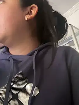 Hannahoff online show from February 4, 2025, 7:11 pm