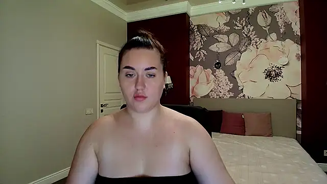 Roxie Bradley online show from September 30, 2025, 6:19 am