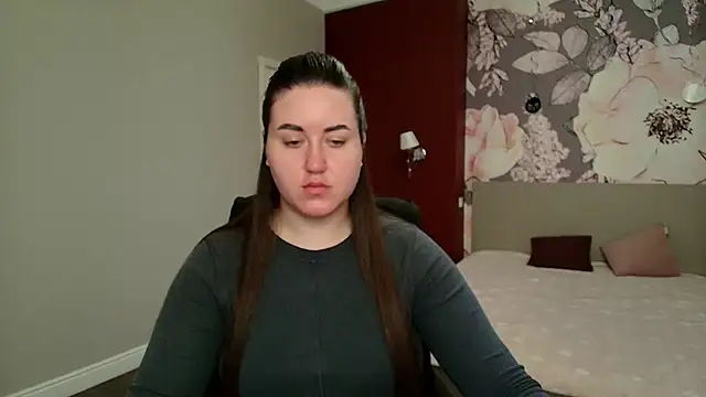 Roxie Bradley online show from April 23, 2026, 5:36 am