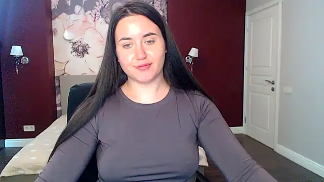 Roxie Bradley online show from March 19, 2025, 9:38 am