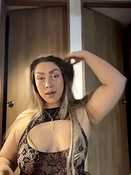 Snapshot of Im_sophiie chatting on February 5, 2026, 6:42 am Im sophiie online show from February 5, 2026, 6:42 am