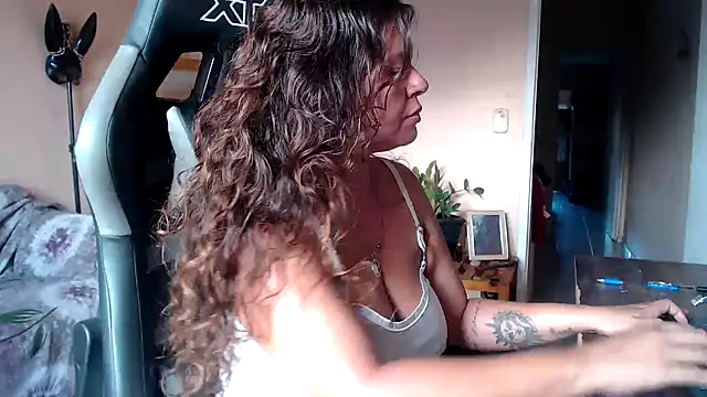 OliviaRojas online show from December 3, 2024, 8:55 am