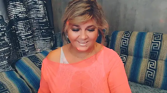 Snapshot of Malena_Mi chatting on December 8, 2024, 9:30 pm Malena Mi online show from December 8, 2024, 9:30 pm