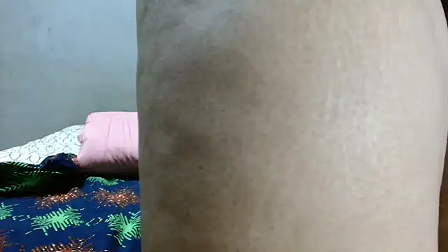 BeejayLoverxx online show from February 11, 2026, 9:25 pm