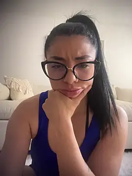 Miaparkerss  online show from November 9, 2025, 5:17 pm