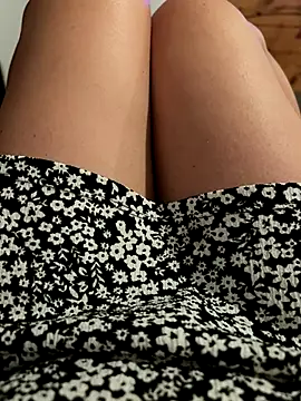 sweetmystery1 online show from September 24, 2025, 5:52 pm