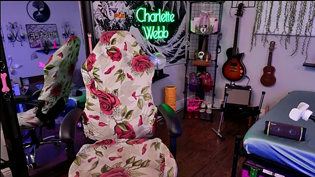 CharletteWebb online show from October 25, 2025, 2:33 am
