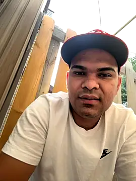 marhi32 online show from September 14, 2025, 3:12 pm