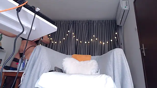 Babe Licious online show from February 12, 2026, 8:08 pm