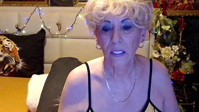 HappyWomanOn online show from October 27, 2025, 10:16 am