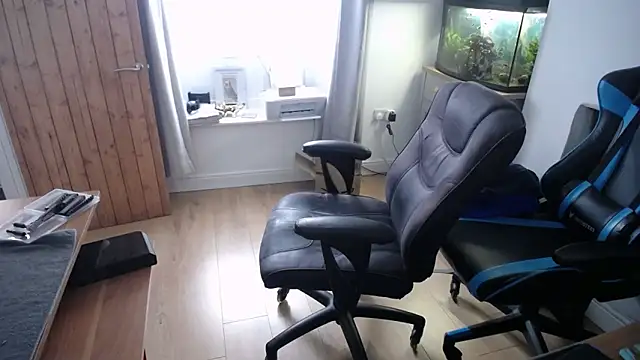 Snapshot of rob2810 chatting on September 26, 2025, 8:21 am rob2810 online show from September 26, 2025, 8:21 am