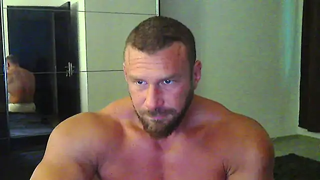 Snapshot of muscularkevin chatting on July 8, 2026, 3:30 am muscularkevin online show from July 8, 2026, 3:30 am