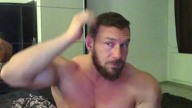Snapshot of muscularkevin chatting on April 23, 2026, 3:35 am muscularkevin online show from April 23, 2026, 3:35 am