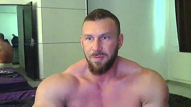 Snapshot of muscularkevin chatting on May 1, 2026, 12:21 pm muscularkevin online show from May 1, 2026, 12:21 pm