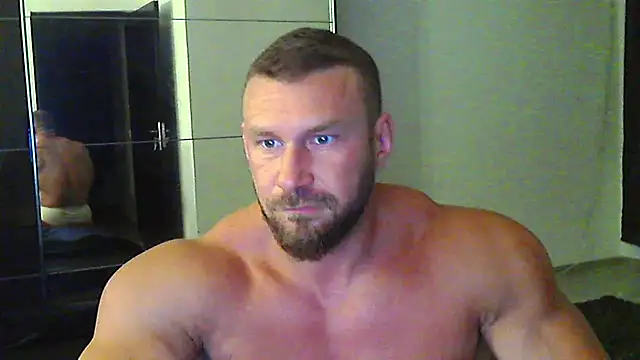 Snapshot of muscularkevin chatting on July 4, 2026, 6:23 pm muscularkevin online show from July 4, 2026, 6:23 pm