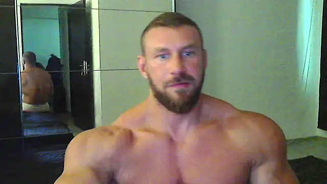 Snapshot of muscularkevin chatting on July 9, 2026, 1:21 pm muscularkevin online show from July 9, 2026, 1:21 pm