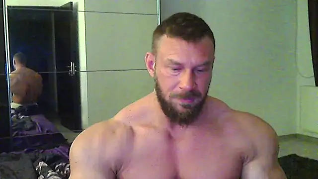 muscularkevin online show from April 16, 2026, 3:51 am