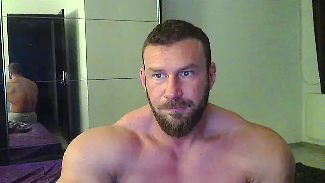 Snapshot of muscularkevin chatting on April 27, 2026, 3:26 am muscularkevin online show from April 27, 2026, 3:26 am