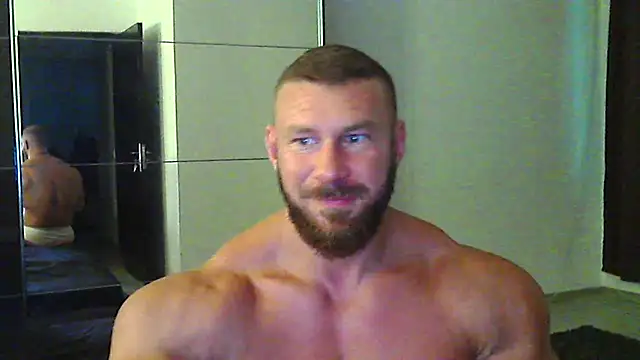 Snapshot of muscularkevin chatting on July 2, 2026, 3:34 am muscularkevin online show from July 2, 2026, 3:34 am