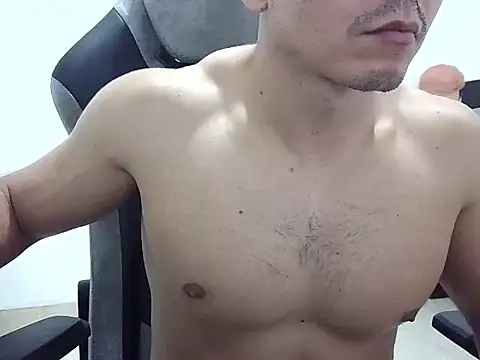 MILCARITAS3 online show from April 1, 2026, 7:10 am