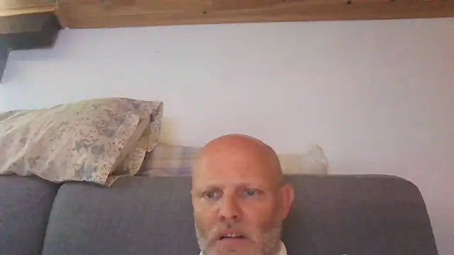 Snapshot of davigochi77bcn chatting on August 6, 2026, 8:26 pm davigochi77bcn online show from August 6, 2026, 8:26 pm
