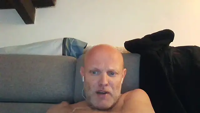 davigochi77bcn online show from November 12, 2025, 6:56 pm