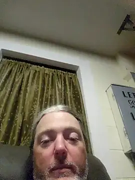 Snapshot of Hotredheadandtoungelasher chatting on October 9, 2025, 12:33 am Hotredheadandtoungelasher online show from October 9, 2025, 12:33 am