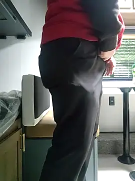 Hotredheadandtoungelasher online show from November 29, 2025, 3:45 pm