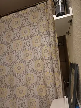 Hotredheadandtoungelasher online show from January 14, 2026, 5:11 am