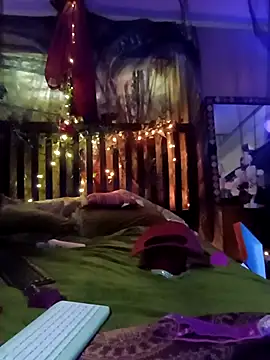 Snapshot of Hotredheadandtoungelasher chatting on February 26, 2025, 8:36 pm Hotredheadandtoungelasher online show from February 26, 2025, 8:36 pm