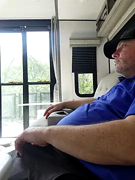 Snapshot of Hotredheadandtoungelasher chatting on February 20, 2026, 4:09 pm Hotredheadandtoungelasher online show from February 20, 2026, 4:09 pm