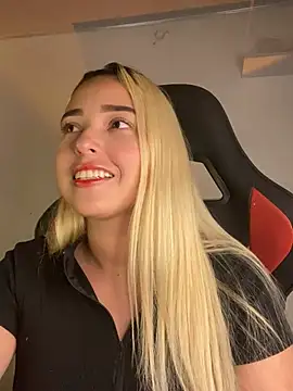 Irisweet  online show from March 20, 2025, 9:13 pm