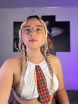 Irisweet  online show from September 27, 2025, 10:43 am