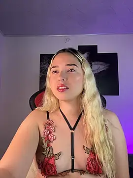 Irisweet  online show from October 18, 2025, 10:39 am