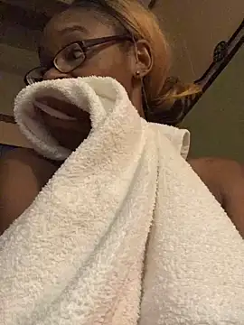 Jasmine FullsShine online show from February 17, 2026, 8:11 am