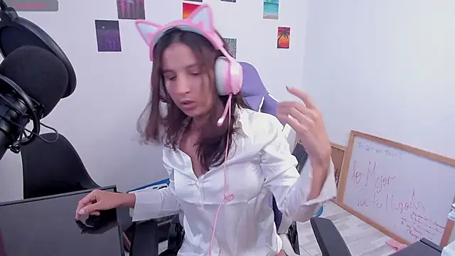 Snapshot of Cositarica_ chatting on February 1, 2026, 2:04 pm Cositarica online show from February 1, 2026, 2:04 pm