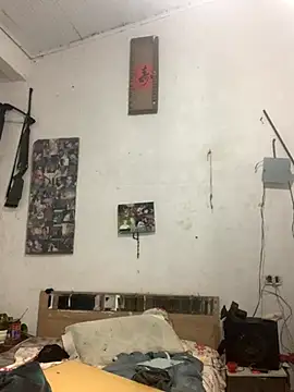 raphadoors19 online show from November 19, 2025, 2:55 am