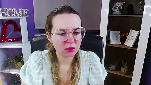 Snapshot of Zoey_Erotic chatting on January 16, 2026, 6:28 am Zoey Erotic online show from January 16, 2026, 6:28 am