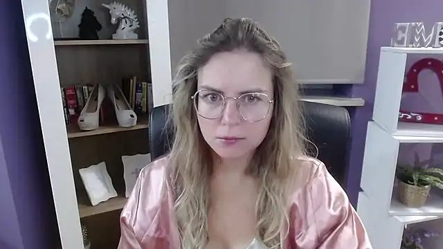 Zoey Erotic online show from September 26, 2025, 4:30 am