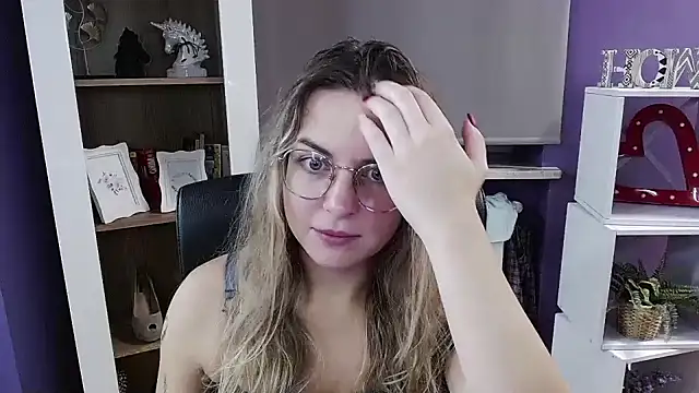 Zoey Erotic online show from October 9, 2025, 4:24 am