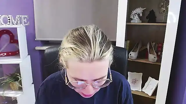 Snapshot of Zoey_Erotic chatting on February 17, 2026, 5:38 am Zoey Erotic online show from February 17, 2026, 5:38 am