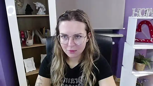 Zoey Erotic online show from October 16, 2025, 4:32 am