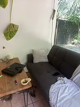 Snapshot of Bombuki chatting on January 23, 2025, 7:07 pm Bombuki online show from January 23, 2025, 7:07 pm