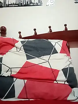 Chocolatinajet online show from September 29, 2025, 6:35 pm