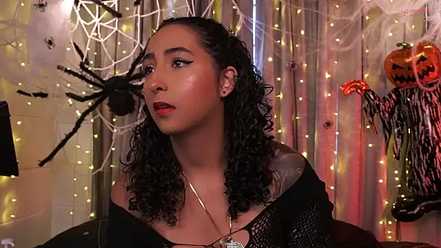 agatha collins  online show from October 8, 2025, 7:25 pm