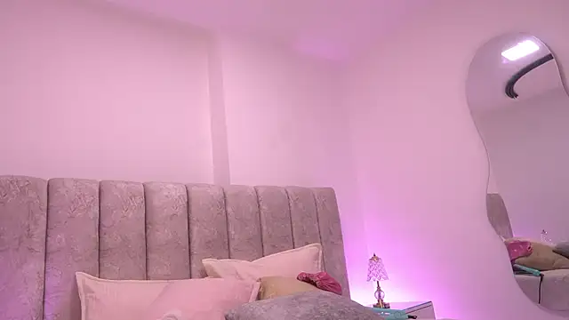 violeta aroca online show from December 2, 2025, 3:07 am