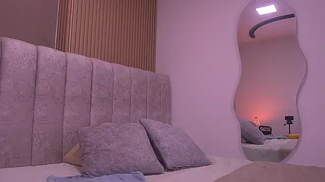 violeta aroca online show from March 12, 2026, 3:12 am